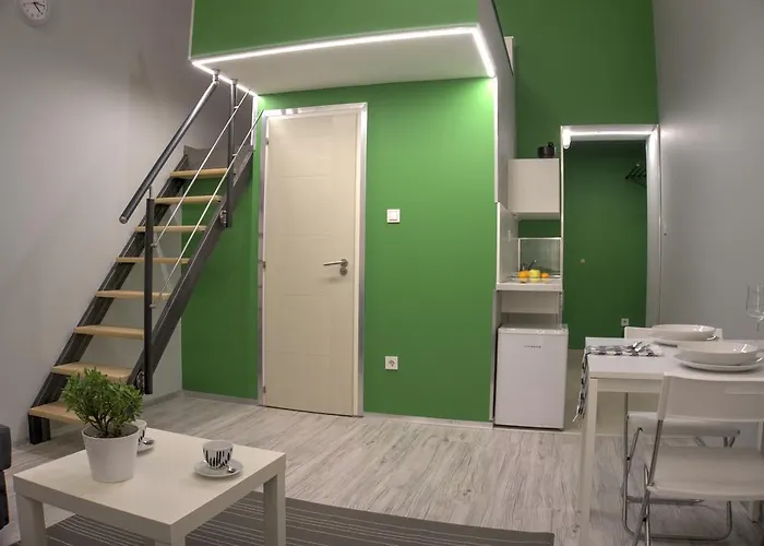 Hild-1 Apartments